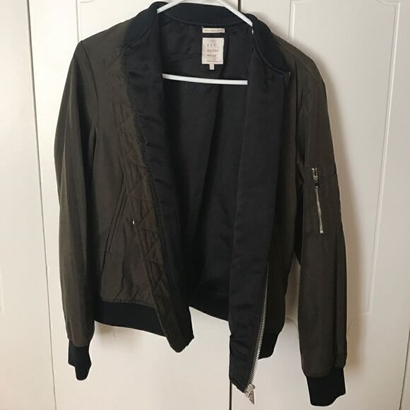 Zara bomber jacket  - Picture 3 of 4